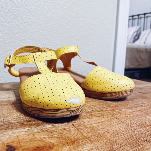 Girls’ Old Navy Clogs, Sz 2 - Picture 4 of 4